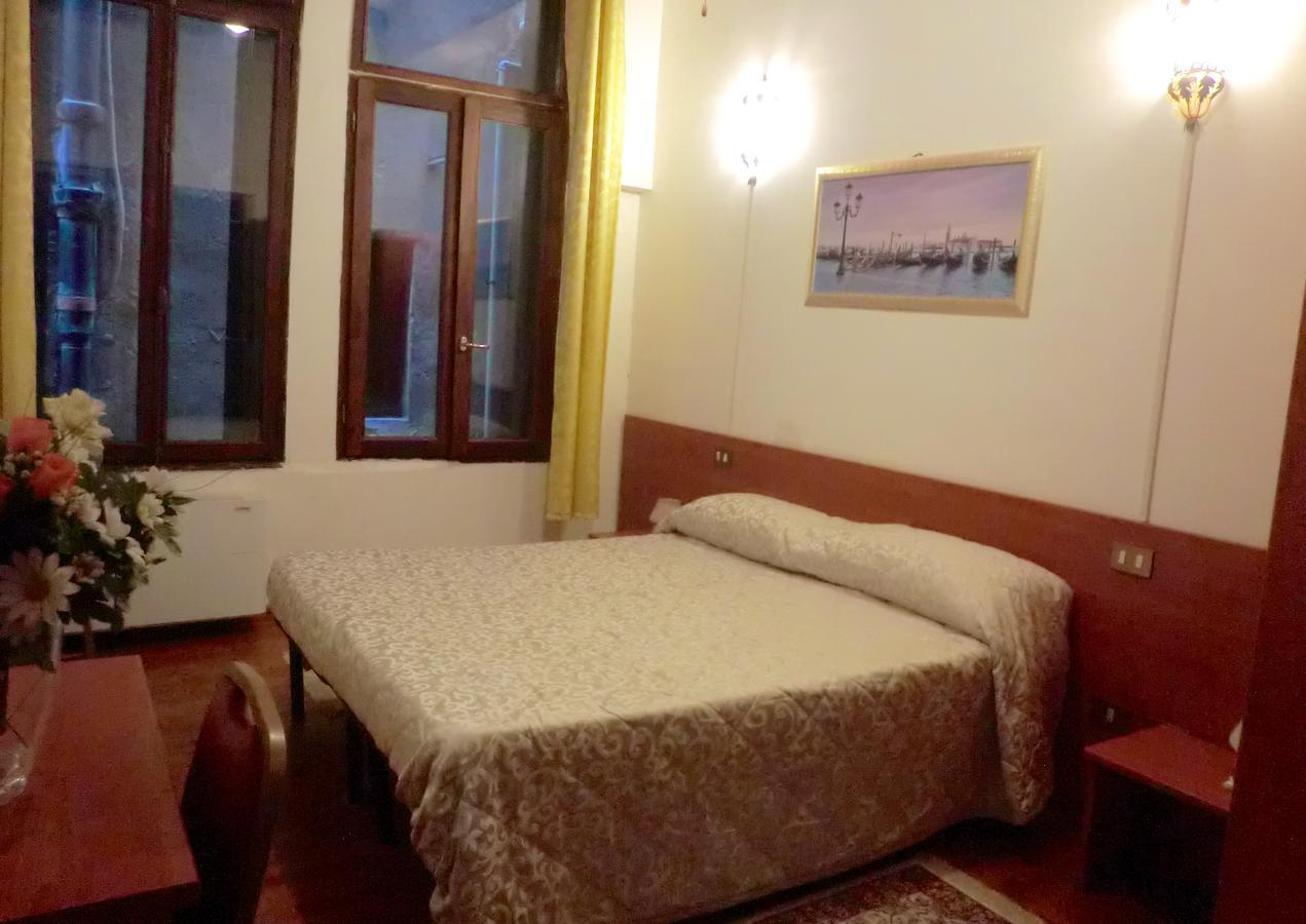 Residenza Della Spada Wenecja Pokój zdjęcie